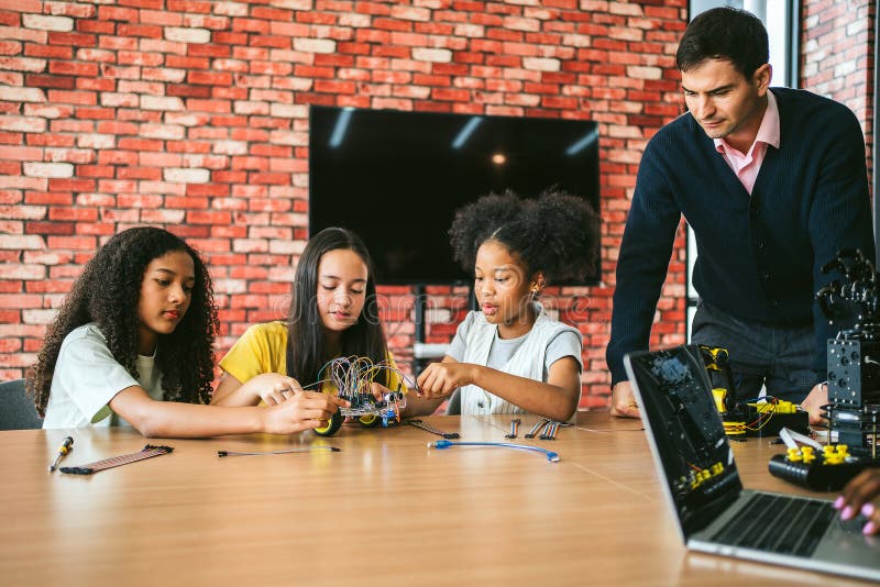 Real Take-Home Robotics Projects for Kids in Greater Houston: RC Explorer, Smart Tollway & Heavy Lift Crane
