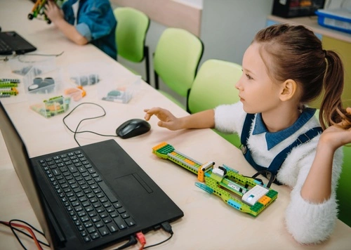 Unlimited Make-Ups: Flexible Robotics Classes for Busy Kids in Greater Houston
