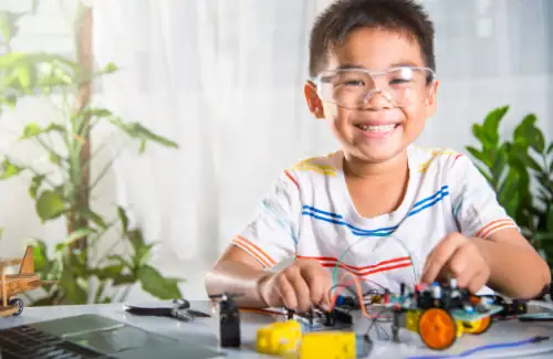 Breadboards, Sensors & Real Circuits: Why They Make Robotics Classes for Kids in Greater Houston More Effective